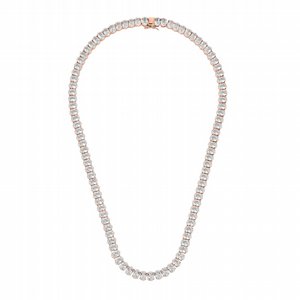 ����� Oliv Collier