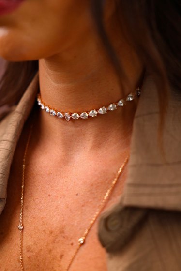 ����� Aisa Choker
