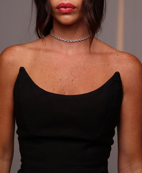 ����� Aisa Choker